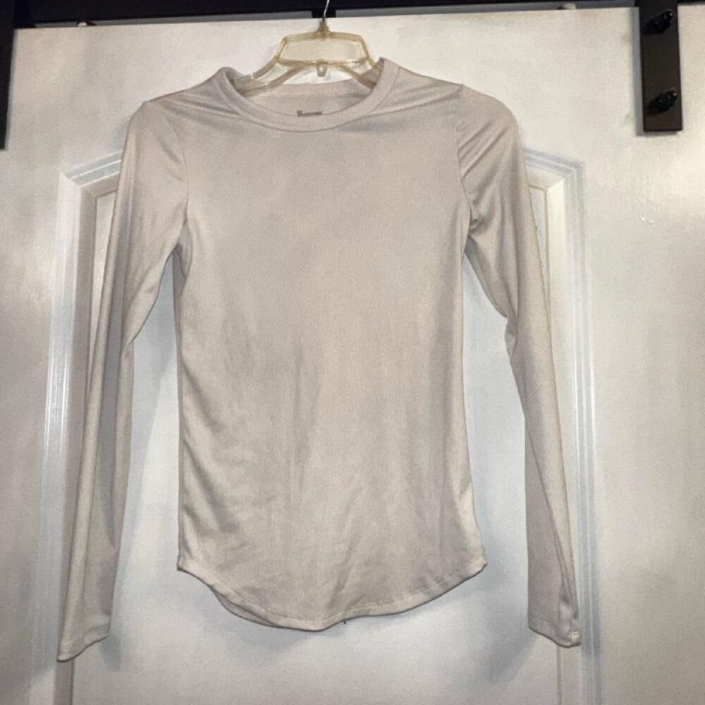 No-boundaries Women's White and Cream T-shirt